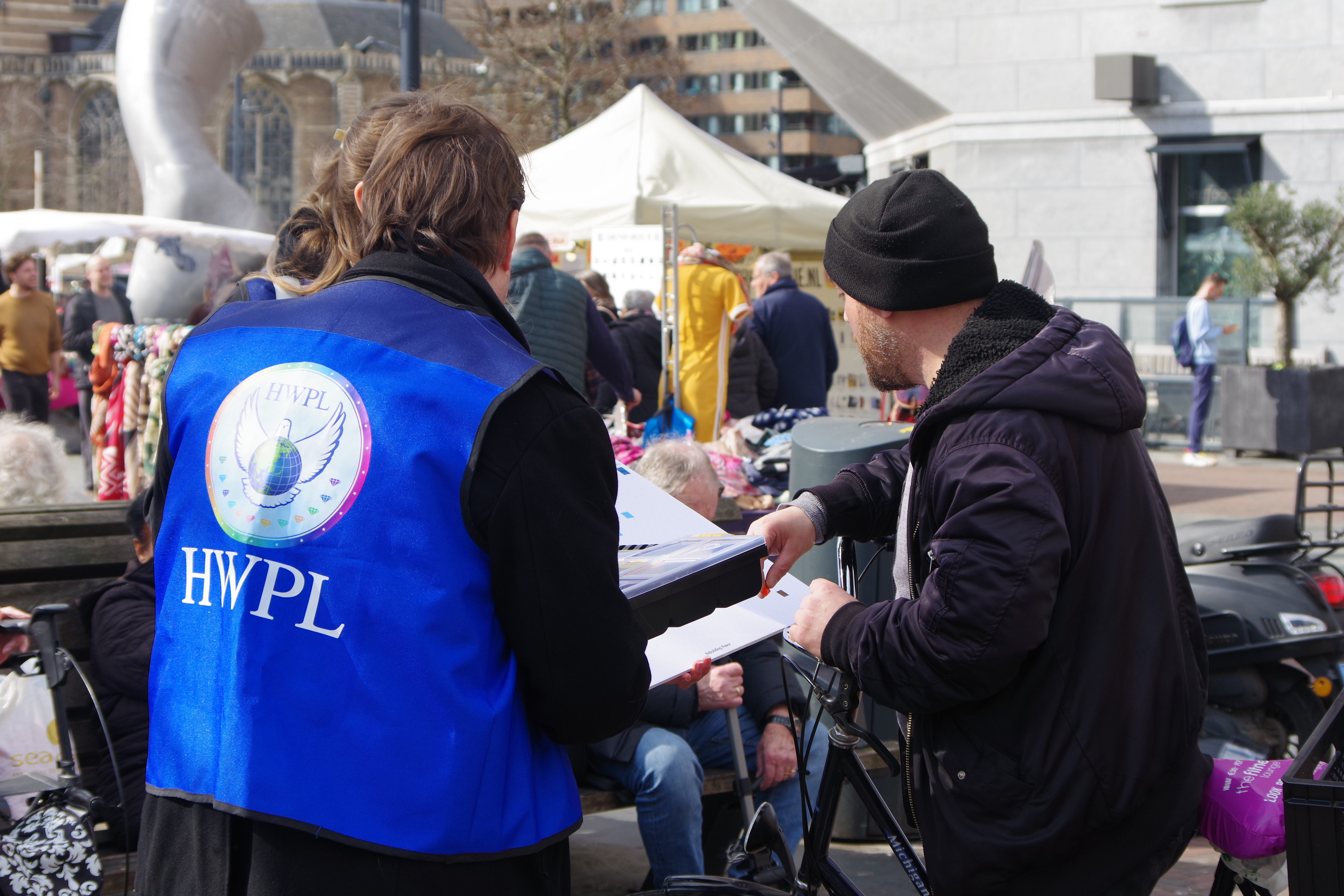 HWPL Volunteers promoting peace to citizens through PFP